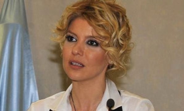 Oğlunun Yazdığı Şiir Gülben Ergen'i Hüngür Hüngür Ağlattı