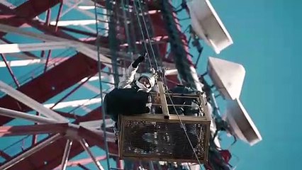 Première mondiale: Ingus Augstkalns saute en parachute depuis un drone