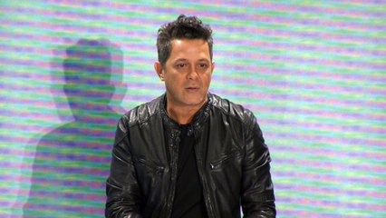 Alejandro Sanz reinventa 'Y, ¿si fuera ella?'