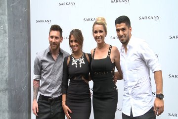 Messi y Luis Suárez apoyan a sus chicas en su proyecto