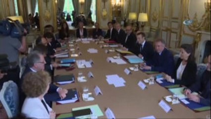 Fransa'da Yeni Kabinesi İlk Kez Toplantı