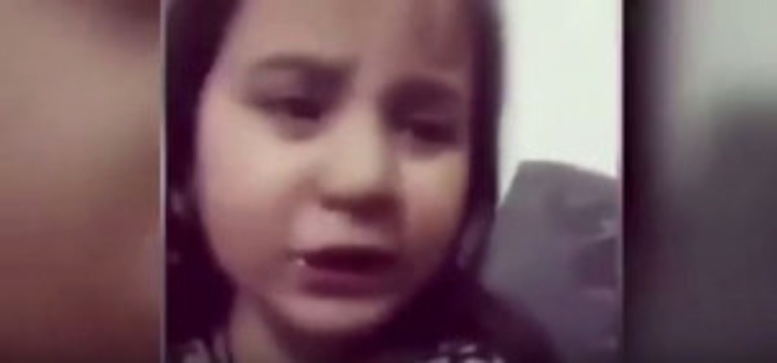 Kitabı Yırtıldığı İçin Üzülen Küçük Kız, Sosyal Medyayı Ayağa Kaldırdı