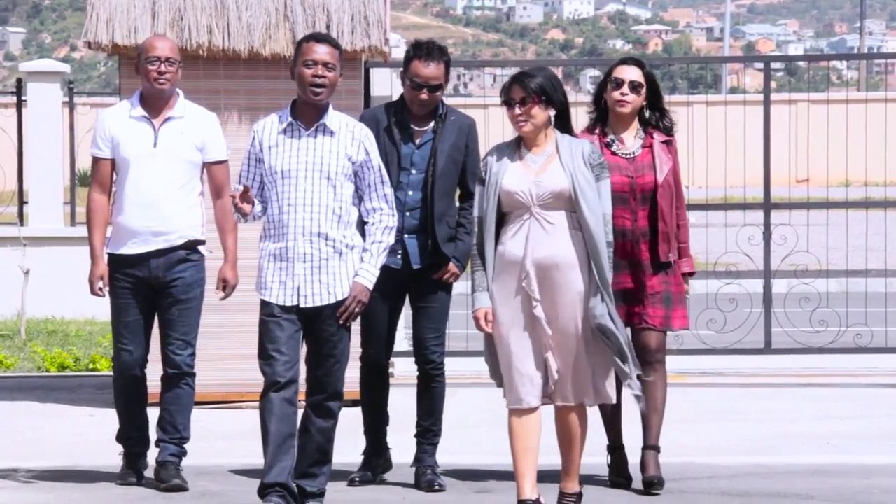 REBIKA, POOPY, FAFAH & BODO   -     Ento Aho    (Gasy HD 2017)