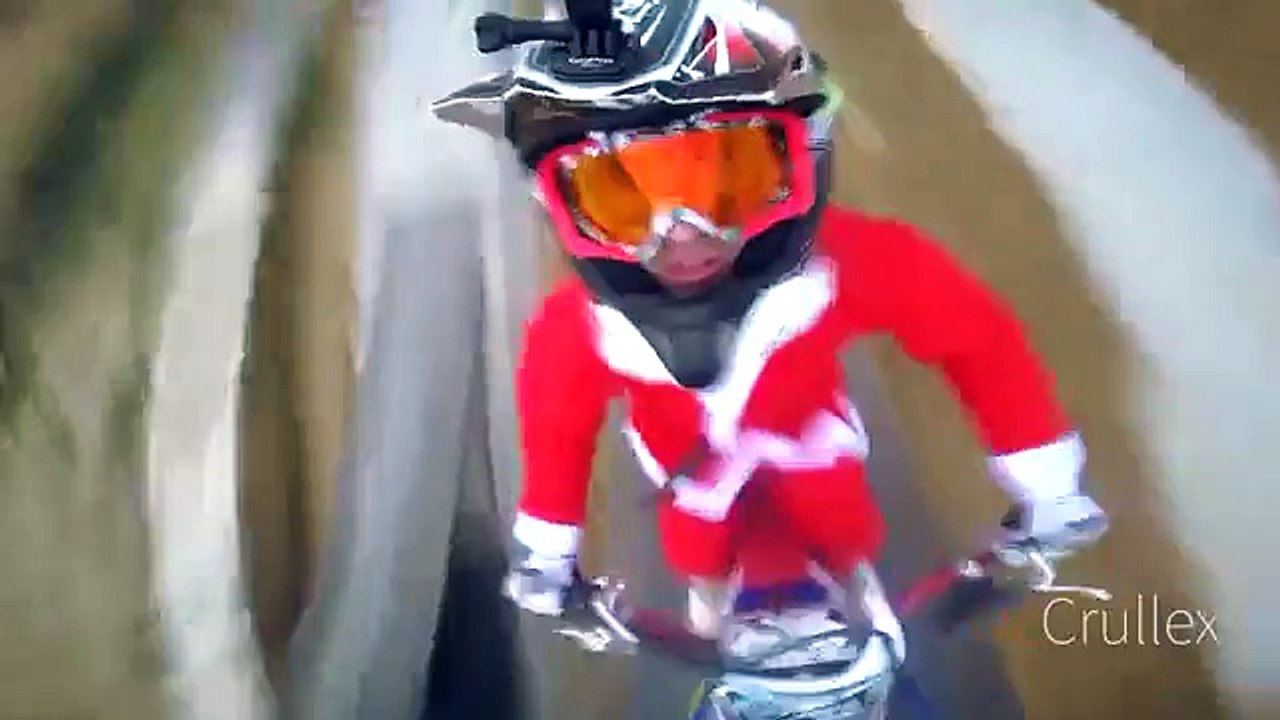 PEOPLE ARE AWESOME 2015 (SANTA EDITION)