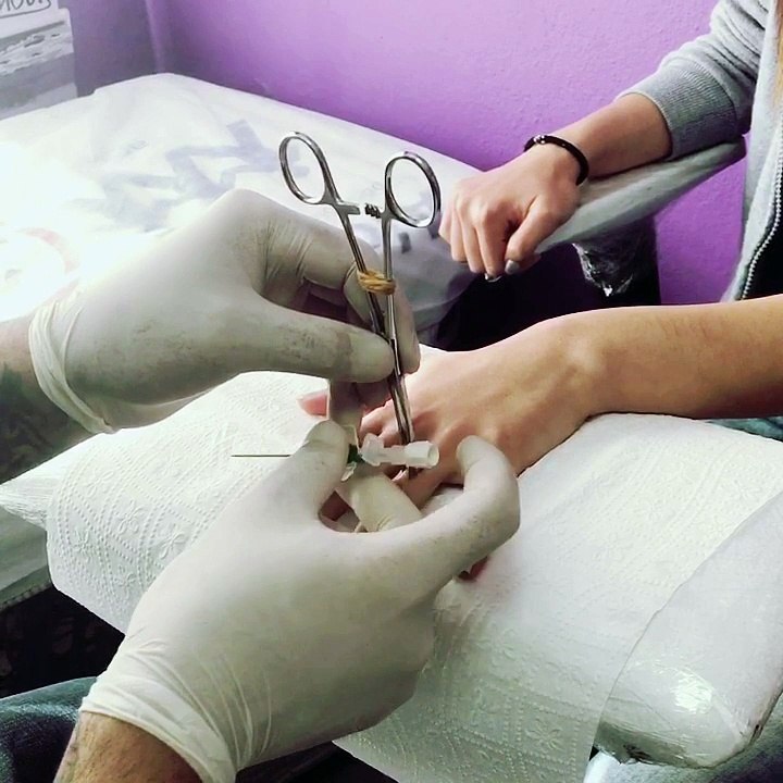 #parmak #piercing #piercings #pirsing #parmakdelimi #sakarya #dövmeci #saü #myo #Serdıvan #sakaryadövmeci #Barış #Yüksek