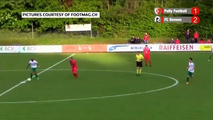 Un défenseur marque le plus beau but contre son camp de l'histoire du foot