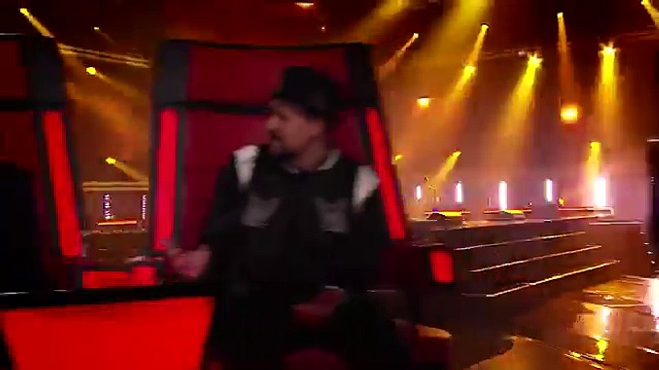 Claire Fabri sings  I Kissed A Girl    The Voice Australia 2015