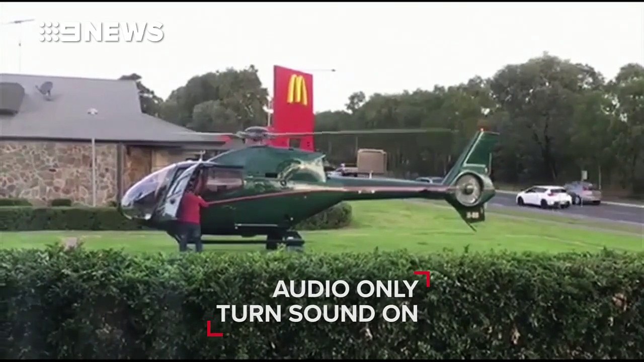 Il vient au McDo en hélicoptère