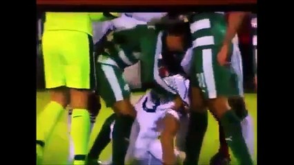 Treinador do PAOK atingido com uma lata de cerveja