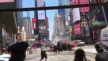 Une voiture fonce dans la foule à Times Square, New York