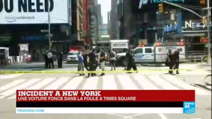URGENT - Au moins 1 mort  : Un camion fonce sur des piétons sur un trottoir à Times Square, New York City