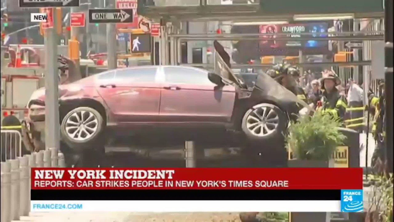 New York: More than 10 people injured as vehicule plough into crowd of pedestrians at Times Square