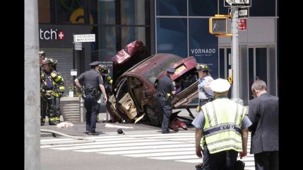 New-York : une voiture fonce dans la foule à Times Square (vidéo)