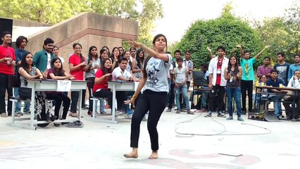 Hot college girl iit mumbai danceon  Romantic song