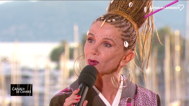 Victoria Abril : Hier tu as vu mes jambes et mon cul - Festival de Cannes 2017