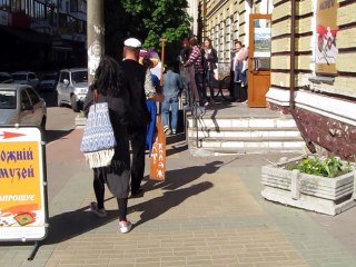 Фестиваль "ART'колаж-2017" у Хмельницькому: вуличний перформанс