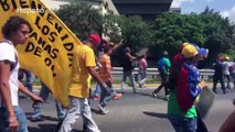 Ciudadanos marchan a la altura del CCCT