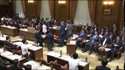 蓮舫、二重国籍を棚に上げ、安倍総理に向かって「ダブルスタンダードじゃないですか？」と発言し爆笑ブーメラン！更に、稲田朋美に過去の雑誌の発言を朗読しろと激怒！最新の面白い国会中継