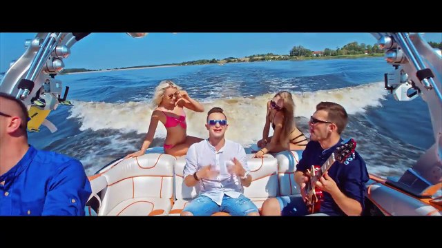 PLAYBOYS - Fajna jest ta dziewczyna (Oficjalny teledysk)