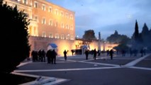 Yunanistan'da Göstericiler Polisle Çatıştı