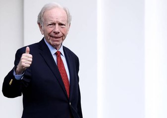 Скачать видео: Trump: Joe Lieberman 'frontrunner' for FBI Director