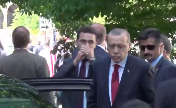 Erdogan Observes Scuffles Between Security Guards and Protesters in Washington