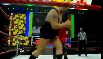 Mark Henry vs Big Show Bodyslam Challenge