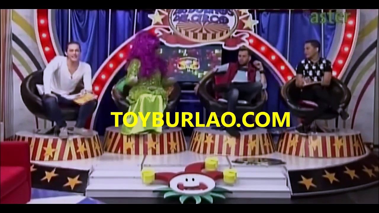 QUE PERRAAAAA - MUJER QUE BESO A MUSICOLOGO EL LIBRO AHORA BESA CORISTA DE BULIN 47 @ NYC_720