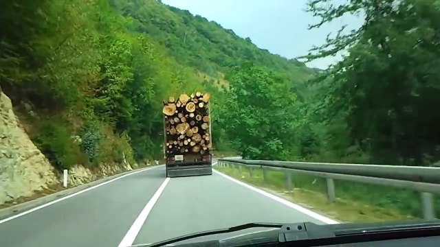Crazy truck driver . Camion fou . Métier de l'extrême ( Subscribe Channel )