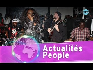 Queen Biz et un fan non voyant qui pleure à chaude larme