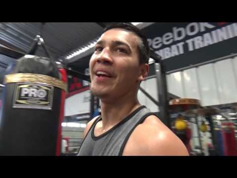 erik de leon 12-0 working the heavy bag speed and power!!! EsNews Boxing