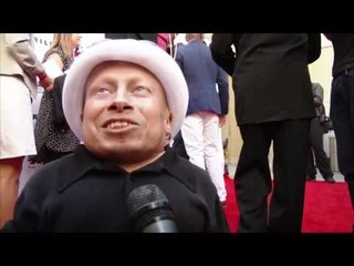 mini me is a huge boxing fan!!! EsNews Boxing