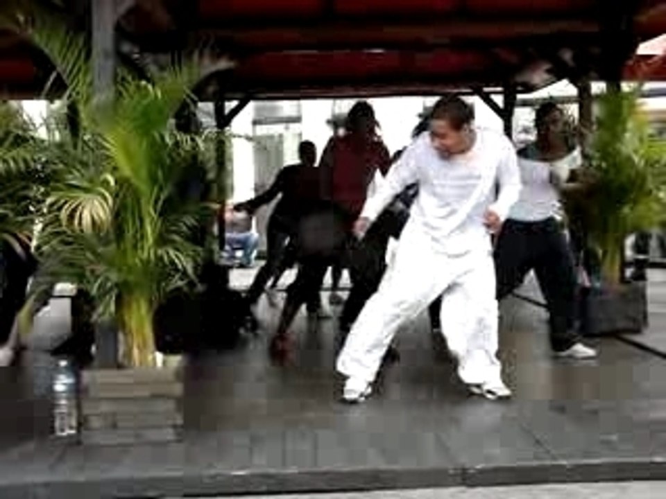 Cour de dancehall à la terrasse du forum1