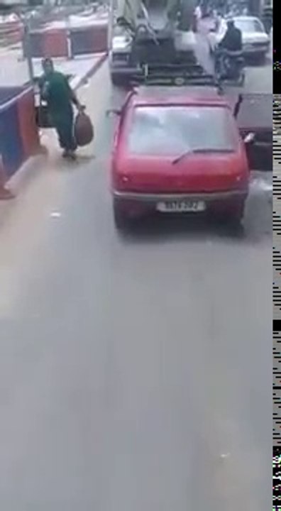 سرقة هاتف فتاة أثناء ركوبها سيارة بالمغرب