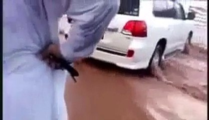 Imran Khan Chairman PTI Risk His Life While Crossing the Bridge - Brave Leader