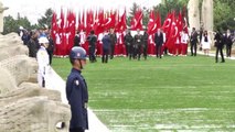 Gençlik ve Spor Bakanı Akif Çağatay Kılıç, Anıtkabir'i Ziyaret Etti