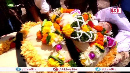 Celebs spotted at the funeral of Veteran Actress Reema Lagoo