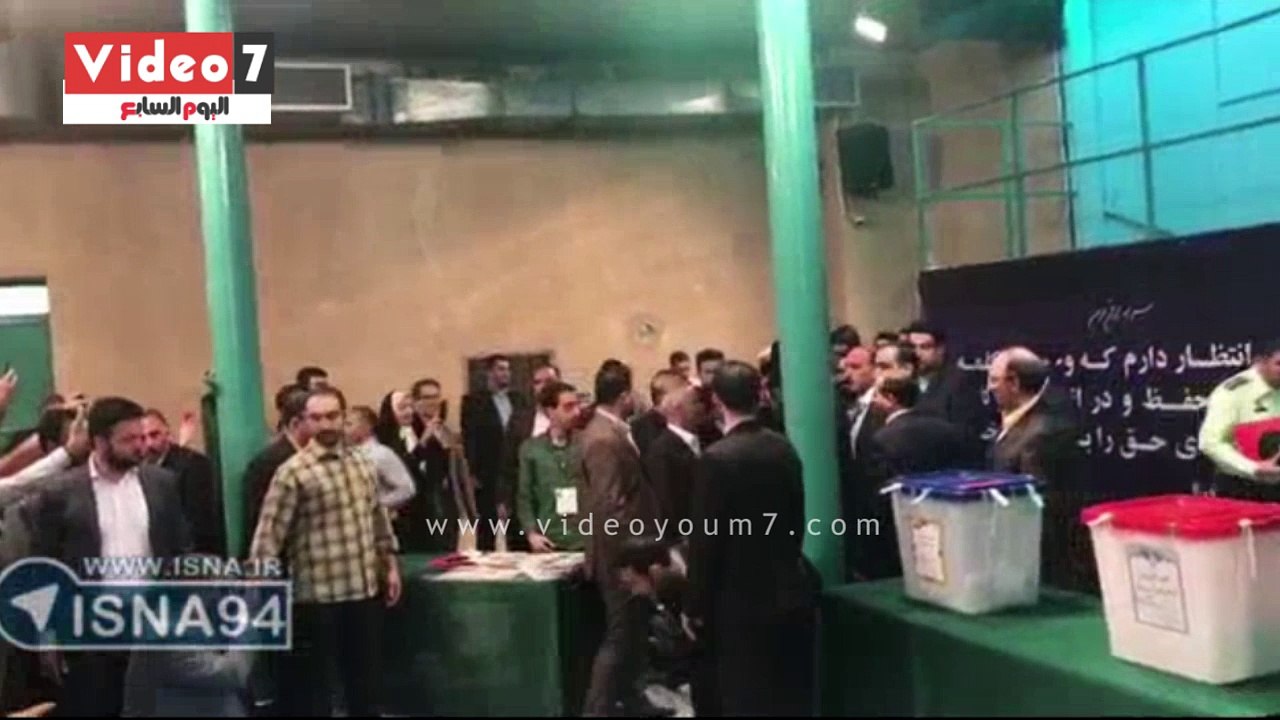 حفيد الخمينى يدلى بصوته فى انتخابات الرئاسة الإيرانية