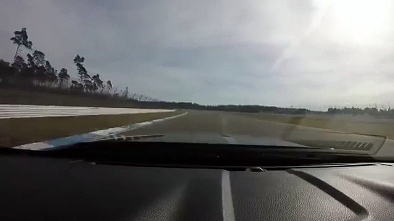 quand t'as plus de frein sur ta mustang gt500 ,ca se passe mal !