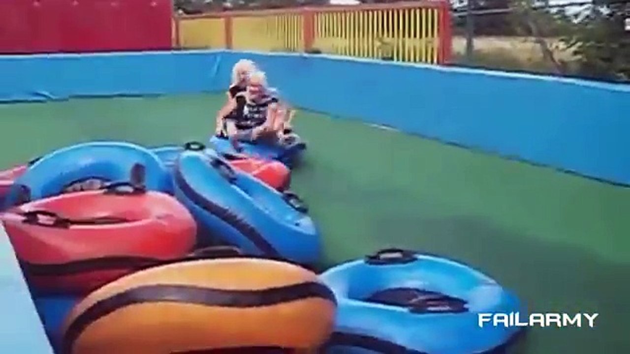 Смешные Несчастные жала Женского кризисного смеха