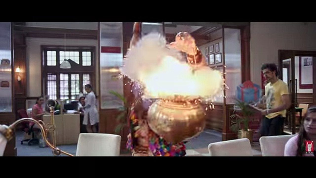 Hum Hain Bank Chor Song - Bank Chor - Riteish Deshmukh - Kailash Kher