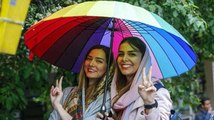 İzmir'in İranlıları Sandık Başına Gitti, Ortaya Renkli Görüntüler Çıktı
