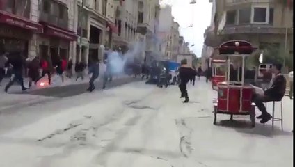 Οπαδοί της Φενέρμπαχτσε επιτέθηκαν σε αυτούς του Ολυμπιακού στην πλατεία Ταξίμ