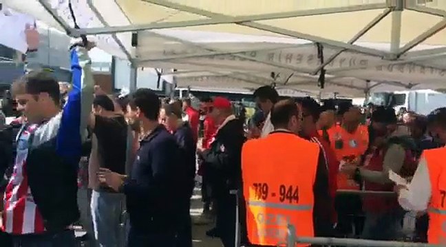 Οπαδοί του Ολυμπιακού στο Σινάν Ερντέν - 1