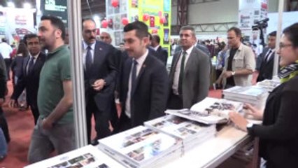 Cumhurbaşkanlığı Sözcüsü Ibrahim Kalın, Kitap Fuarındaki Aa Standını Ziyaret Etti - Kocaeli