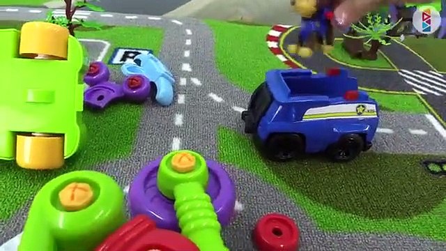Щенячий патруль мультик из игрушек. Авария на дороге. Ремонтируем машины
