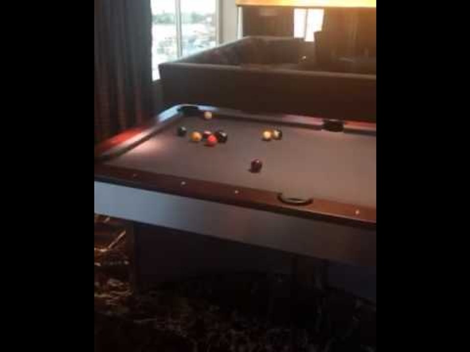 seckbach playing pool at the mayweather suite in vegas EsNews Boxing