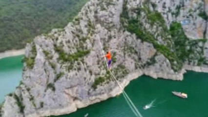 İpte 100 Saat Asılı Kaldı, Dünya Rekoru Kırdı