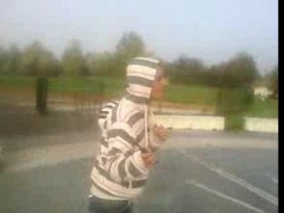 OH le gars de la TECKTONIK !!!!!!!!!!!!!