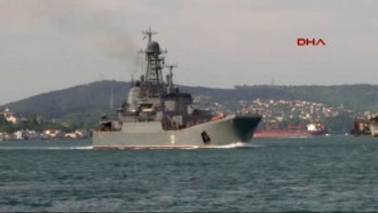 Rus Savaş Gemisi Istanbul Boğazında Geçti